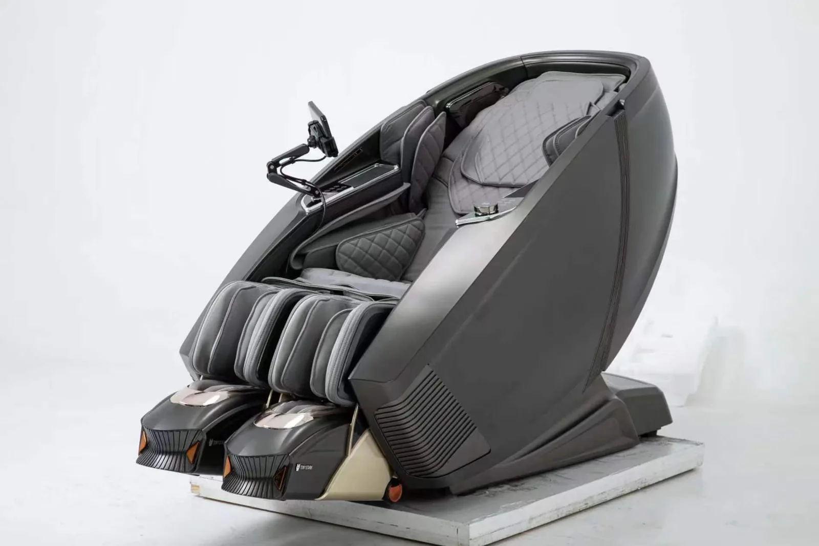 iRELAX Signature Pro Massagesessel in Black – komplette Seitenansicht